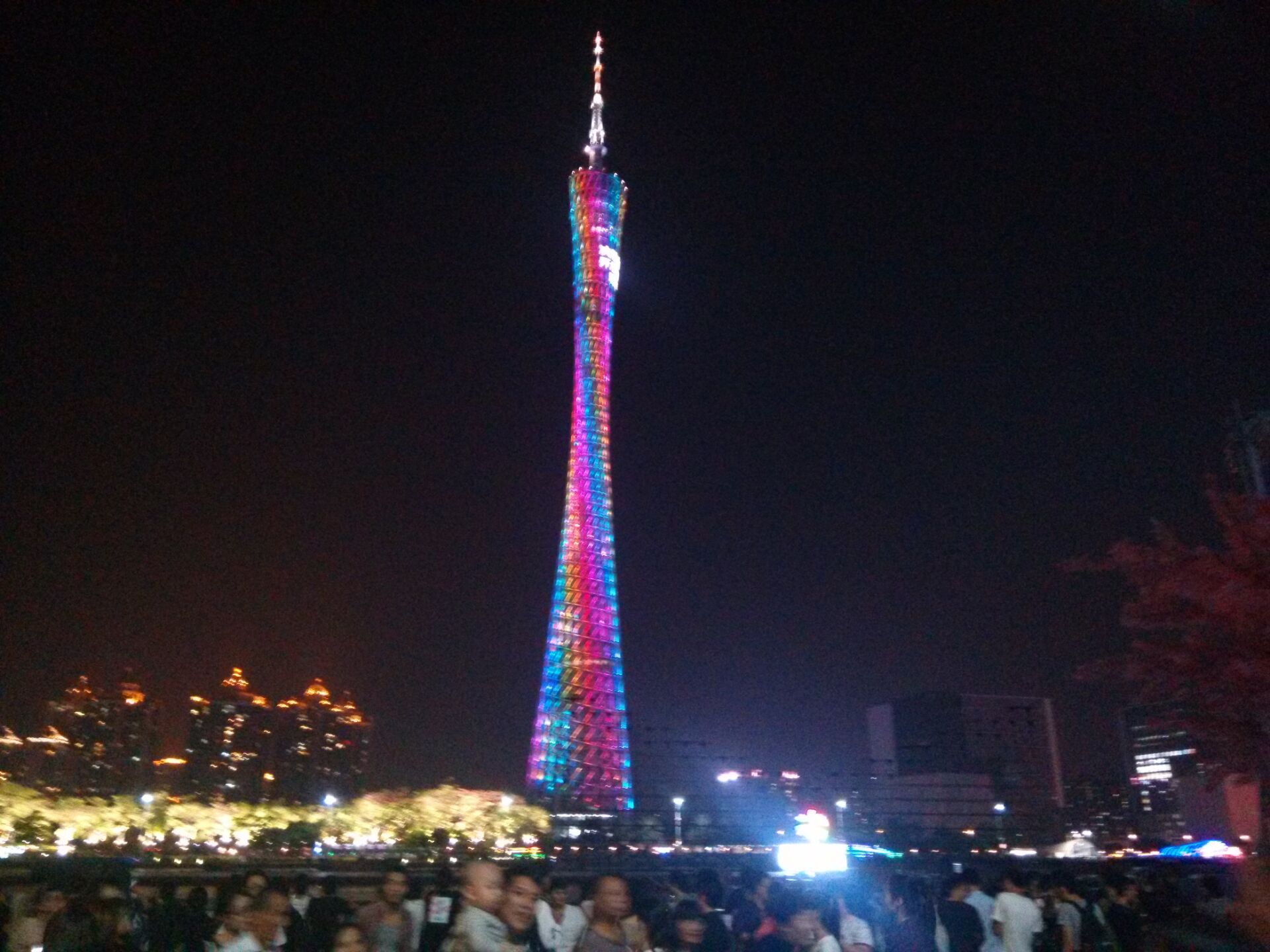 思成灯光见证2017年广州国际灯光节效果图