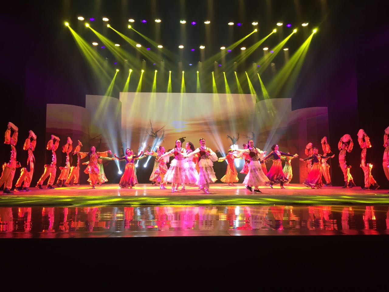 舞美舞台灯光对于大型晚会有哪些要求?