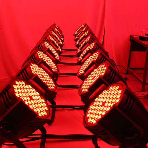 2017年公司年会流行主打舞台灯光设备有哪些？效果图